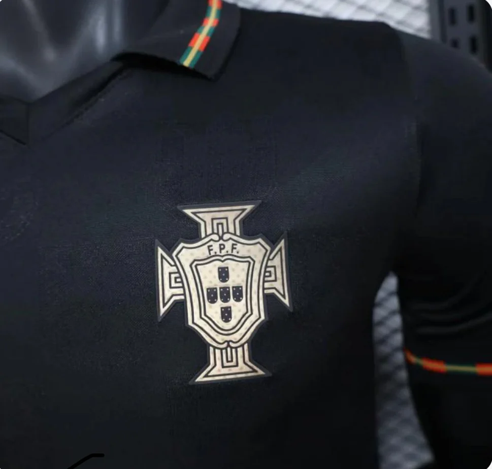 Camisola Portugal Ed. Especial Eusébio V1 - Image 8